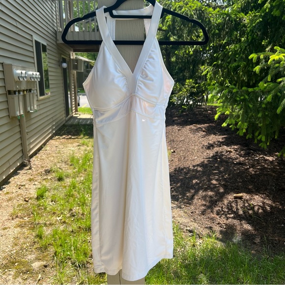 Athleta Levitate White Dress - Picture 1 of 3